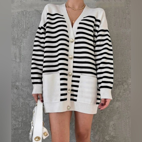 NWT STRIPE OVERSIZED CARDIGAN - Picture 2 of 4